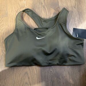 NIKE Women's Green Sports Bra